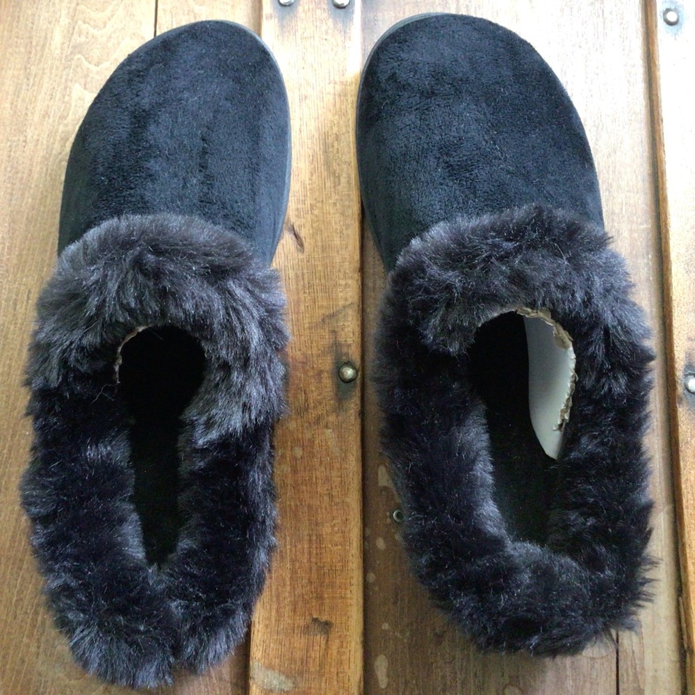 Women’s Charter Club Cozy Black Faux Fur Women's Slippers